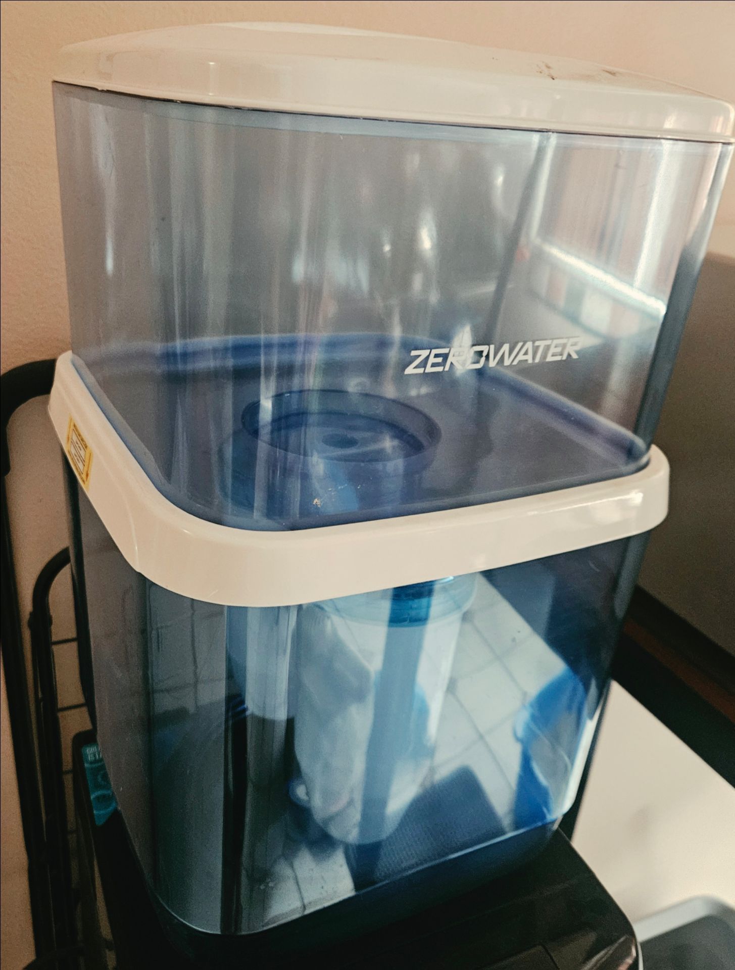 Primo water dispenser with Zero water gallon - photo 2