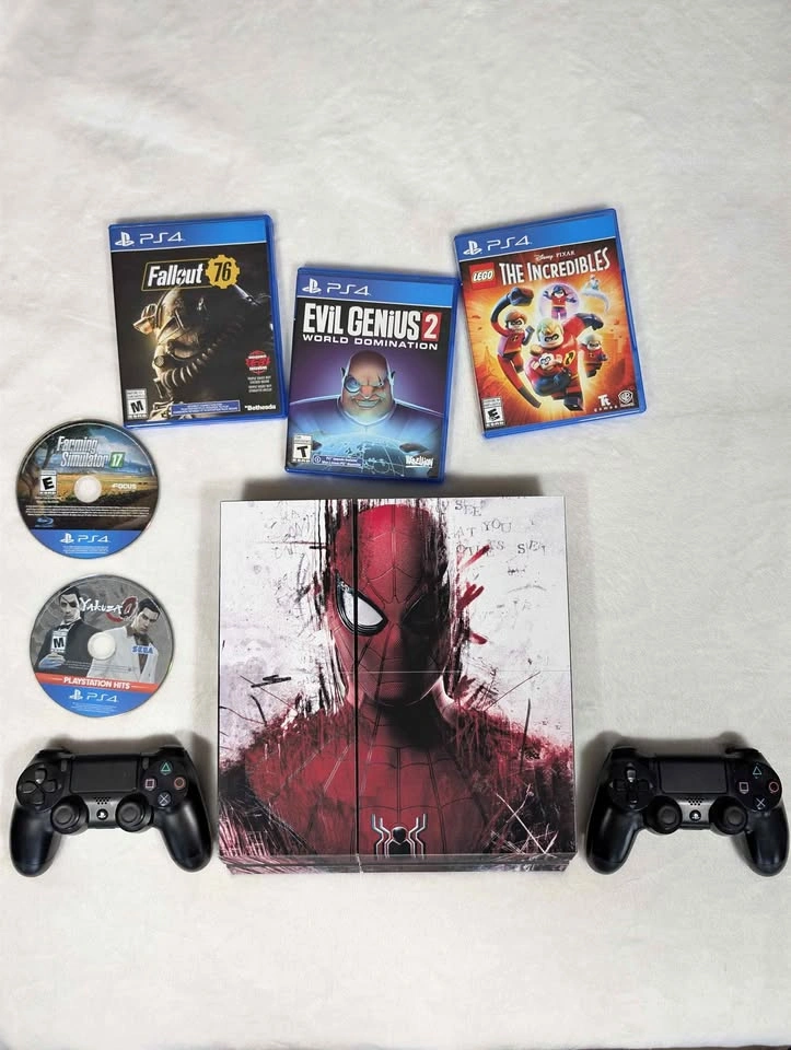 Ps4 (Spiderman Skin) + 2 Controllers and 5 Games