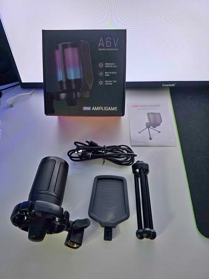 Fifine AmpliGame A6V RGB Gaming Microphone + Boom Arm