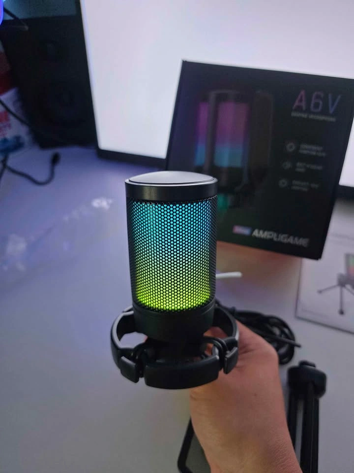 Fifine AmpliGame A6V RGB Gaming Microphone + Boom Arm - photo 4