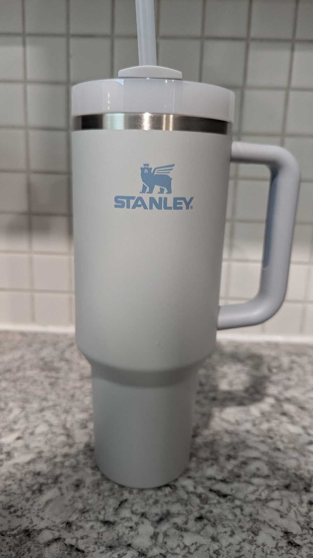 New STANLEY Quencher H2.0 40 OZ