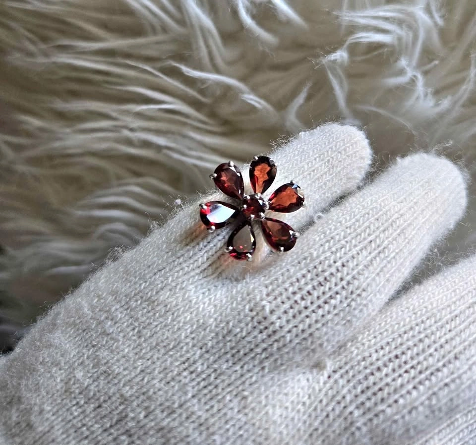 Sterling Silver Garnet Flower Ring 7 Statement Jewelry