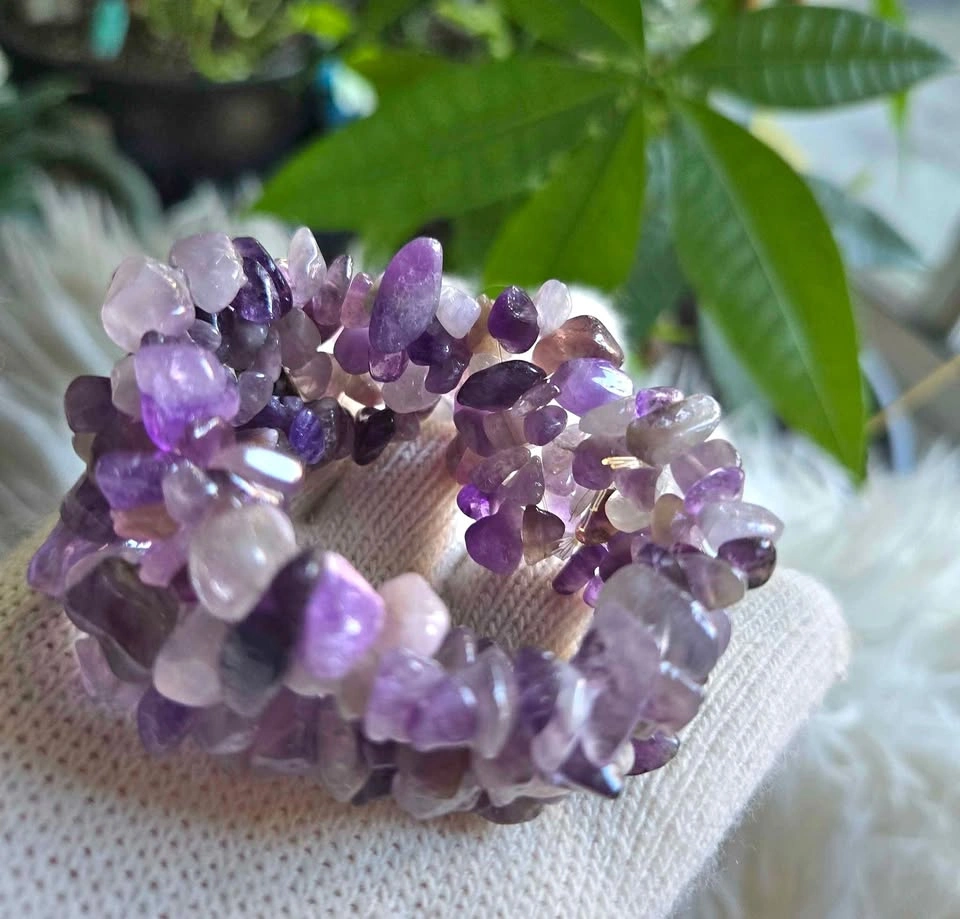 Handmade Amethyst Chip Bracelet – Natural Purple Crystal Jewelry