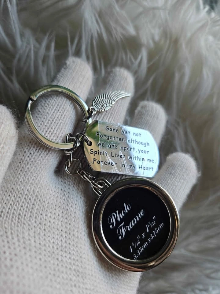Memorial Keychain – Angel Wing Charm, Photo Frame & Engraved - photo 2