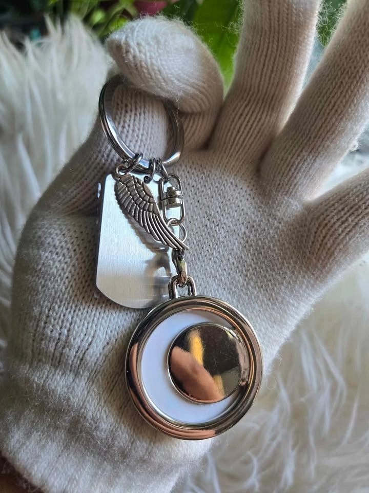 Memorial Keychain – Angel Wing Charm, Photo Frame & Engraved - photo 4