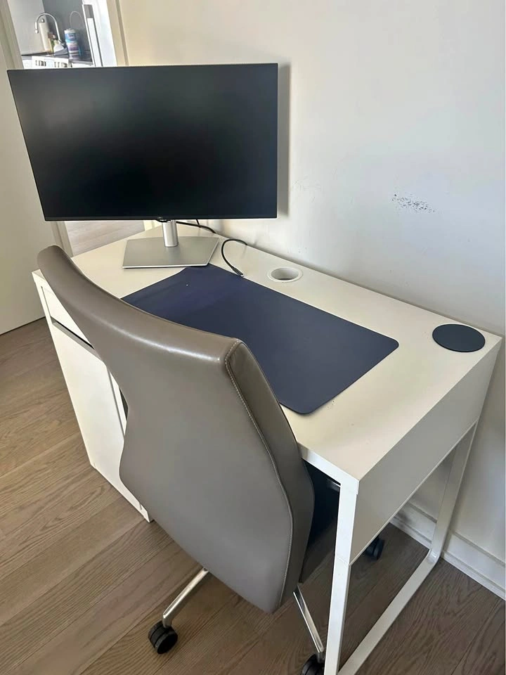 White Work desk/table