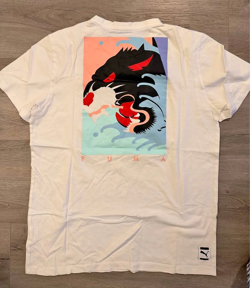 Puma White Graphic T-shirt - Size L