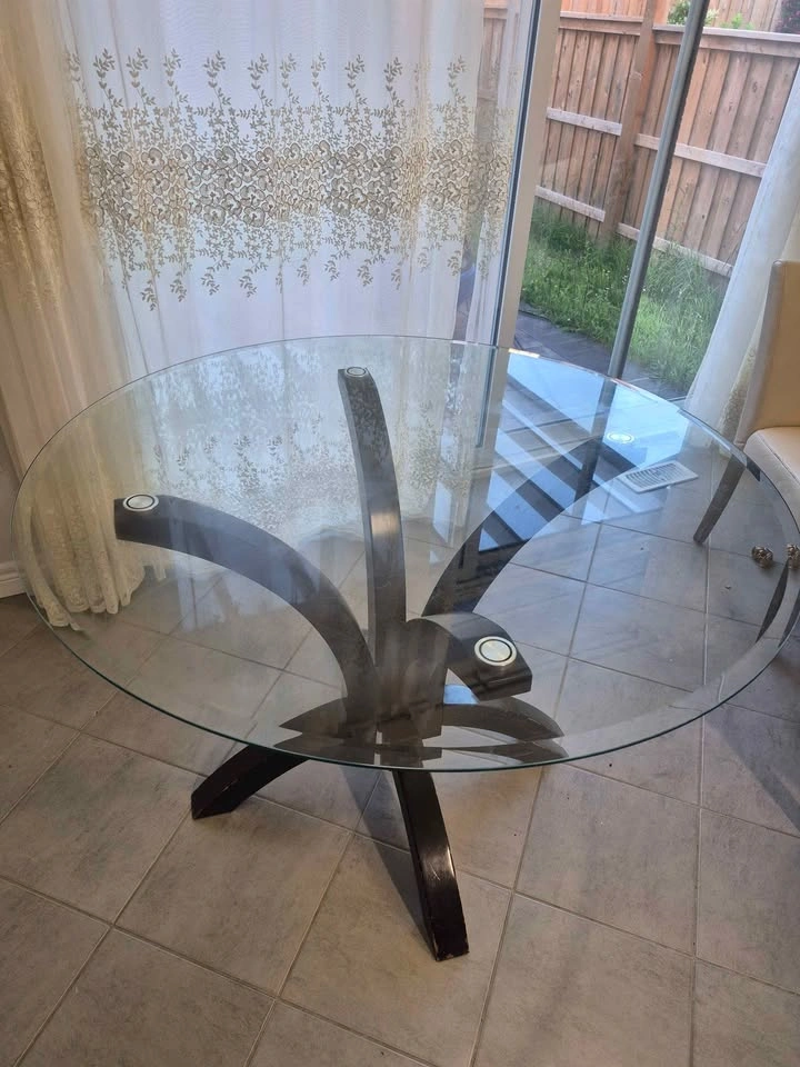 Round Glass Dining Table - photo 4
