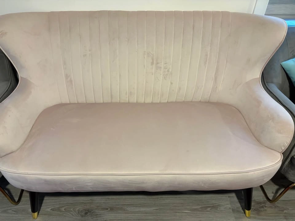Beautiful baby pink sofa - photo 2