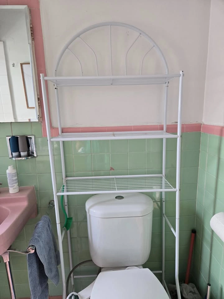 Metal over-the-toilet shelf - photo 2