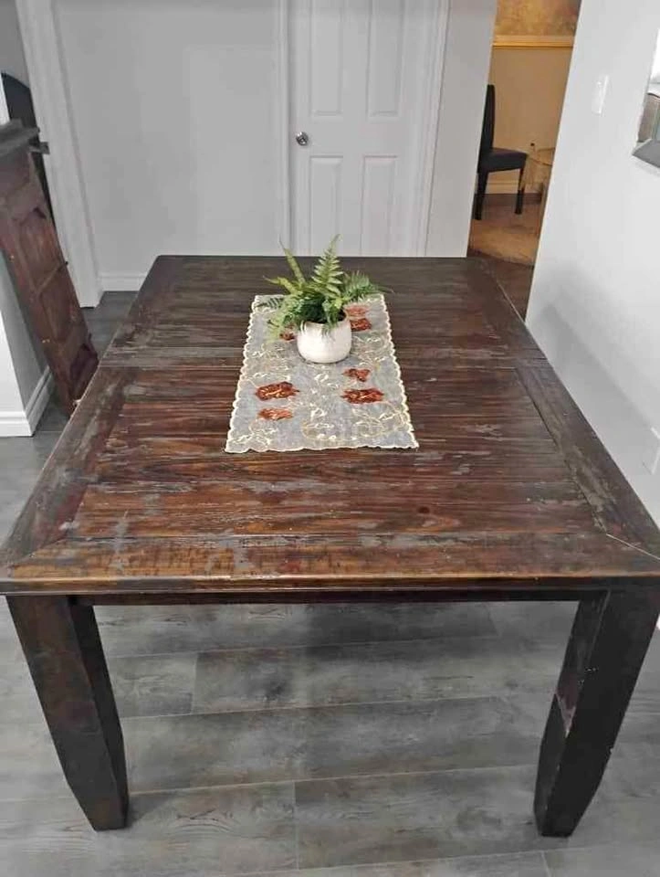 Solid Wood Extendable Dining Table