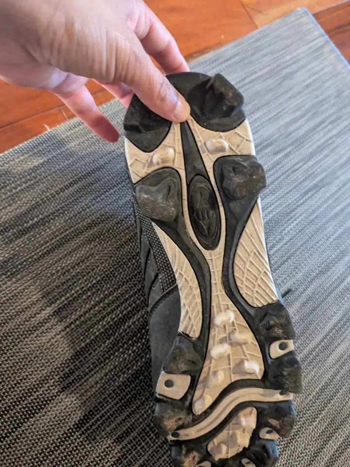 Baseball cleats image indicator(3)