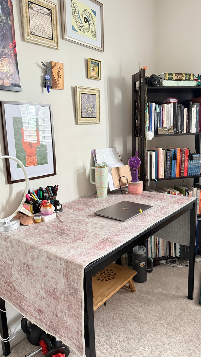 Home Office Desk / 4 chair dining table