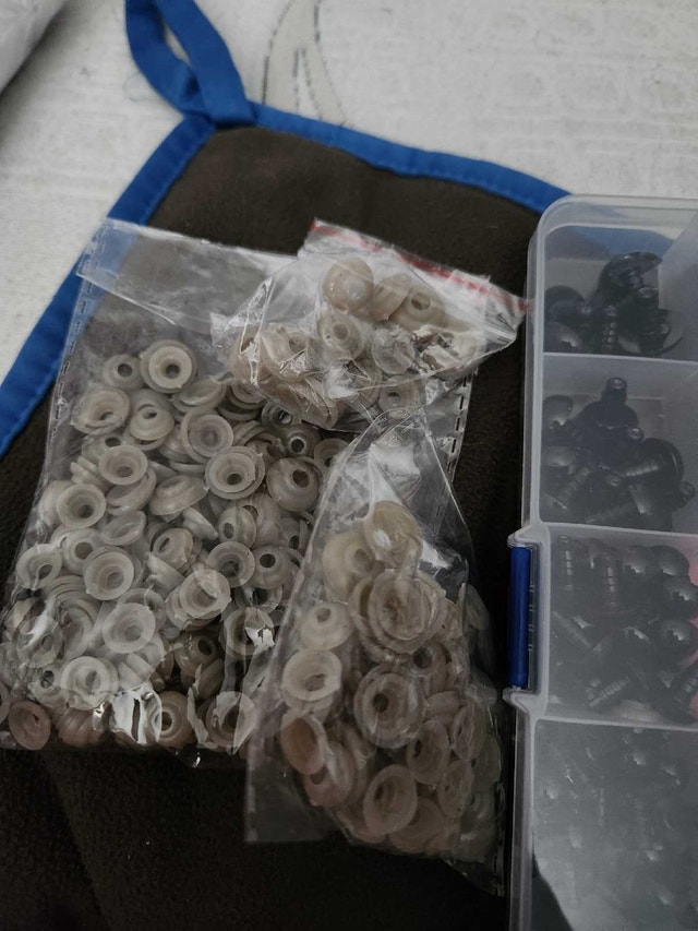 several dozen unused safety eyes and noses for crafting - photo 4