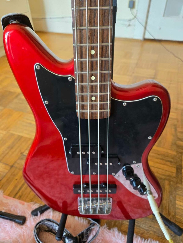Squier Jaguar Bass