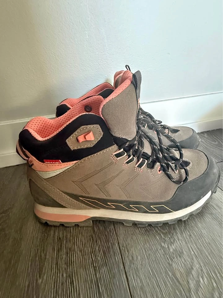 Mountain Warehouse Peak Ultra Vibram Waterproof Hiking Boots
