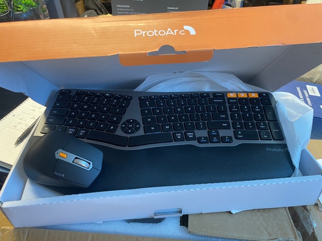 ProtoArc EKM01 Ergonomic Wireless Keyboard & Mouse Combo - photo 3