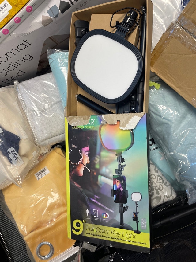 LED Desk Selfie Light with Phone Holder & Adjustable Stand - photo 2