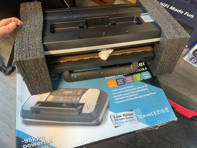 BRAND NEW Powerful Vacuum Sealer Machine (-95kPa, 230W) - photo 2