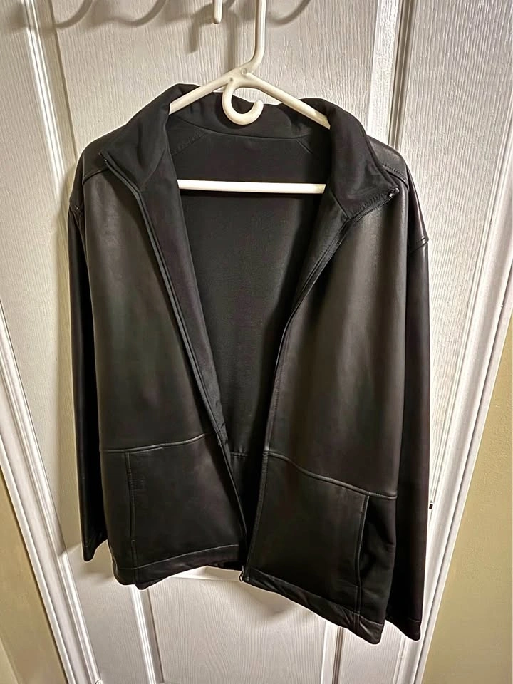 Authentic Men’s Danier Real Leather Jacket - Black, Size Medium