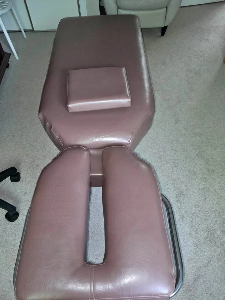 chiropractic adjusting table