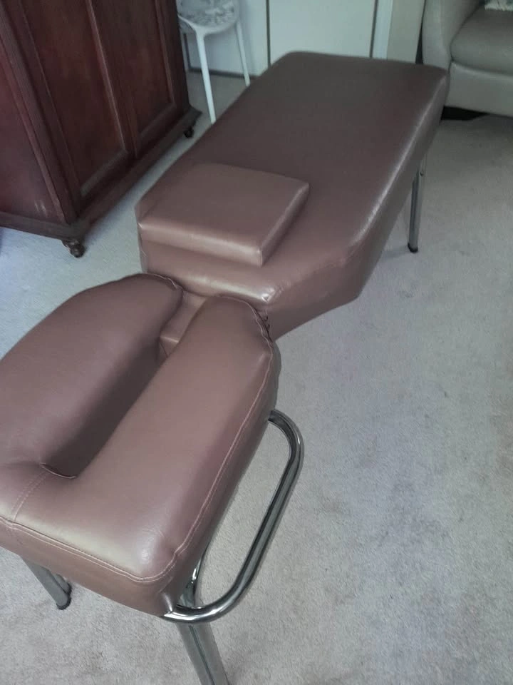 chiropractic adjusting table - photo 2