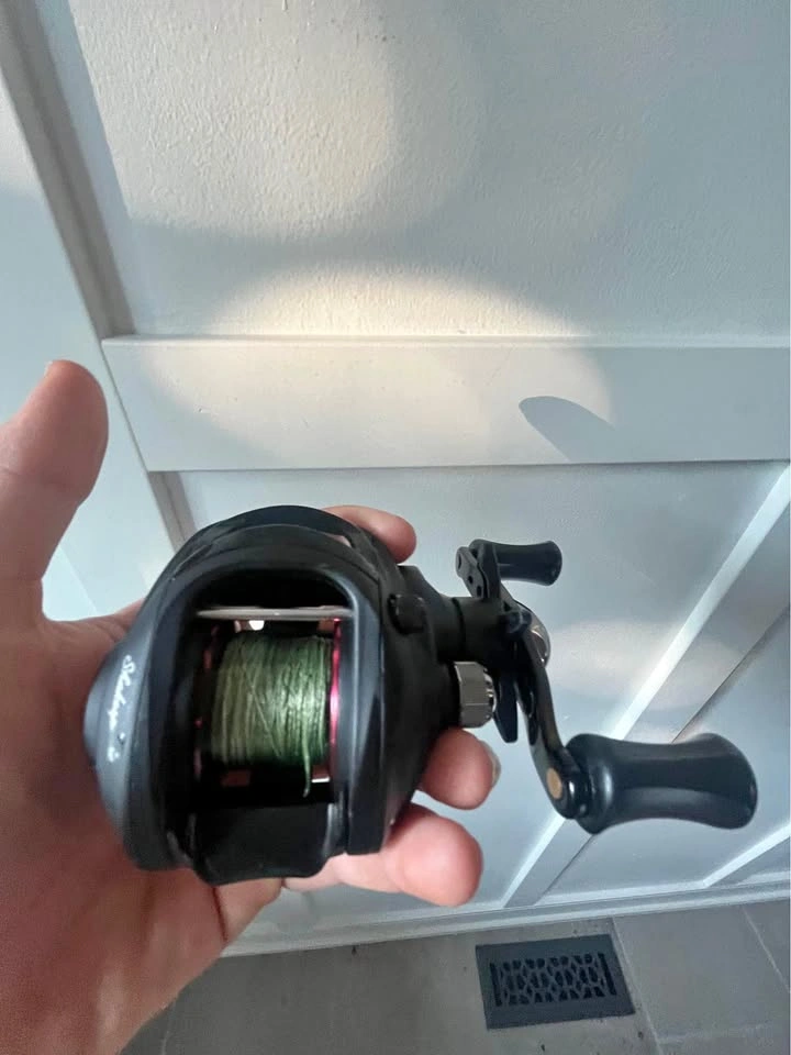 Bait casting reel