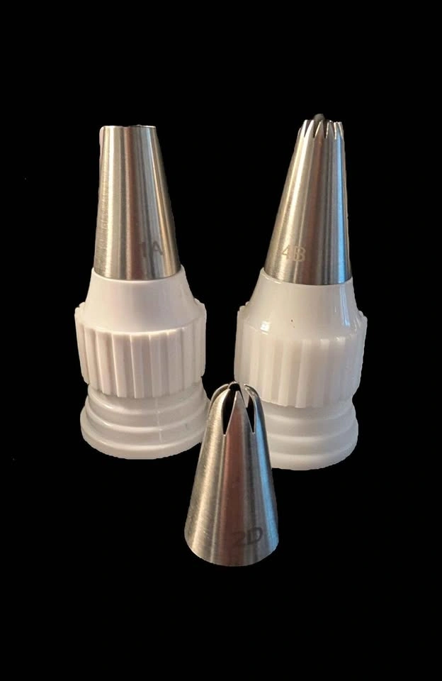 2 Cake decorating couplers, 8 icing nozzle tips - photo 2