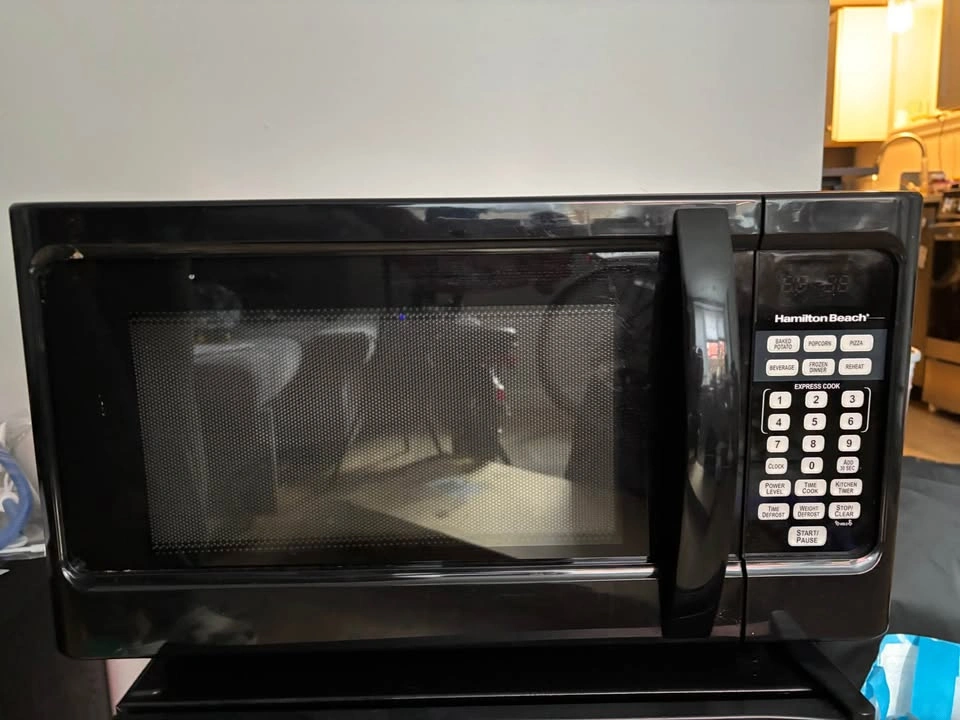 Mini Fridge & Microwave Bundle - photo 3