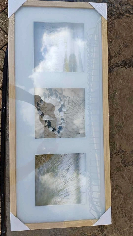 Wall Art with 3 Pictures