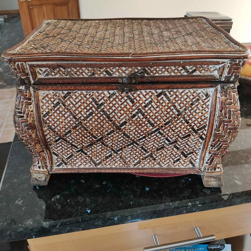 Decorative Wooden Storage Chest - photo 4