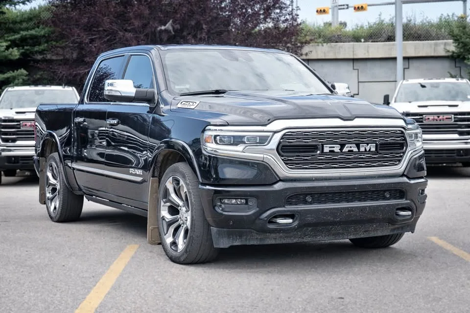 2022 Dodge ram 1500 limited | Clean Carfax | Low KM 4WD thumbnail
