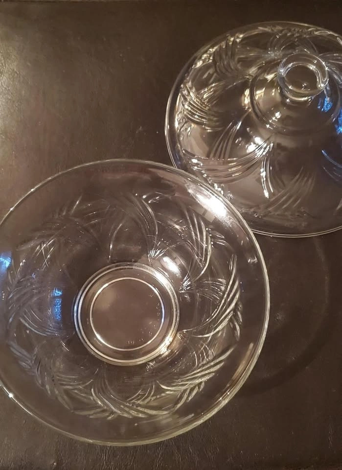 Vintage Pressed Glass Bowl w Lid - photo 2
