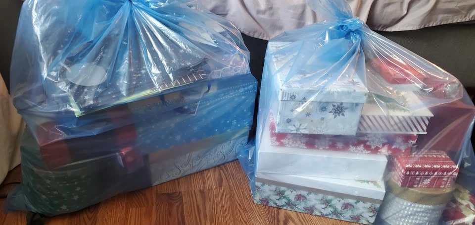 Christmas Gifts Bags and Boxes - photo 2