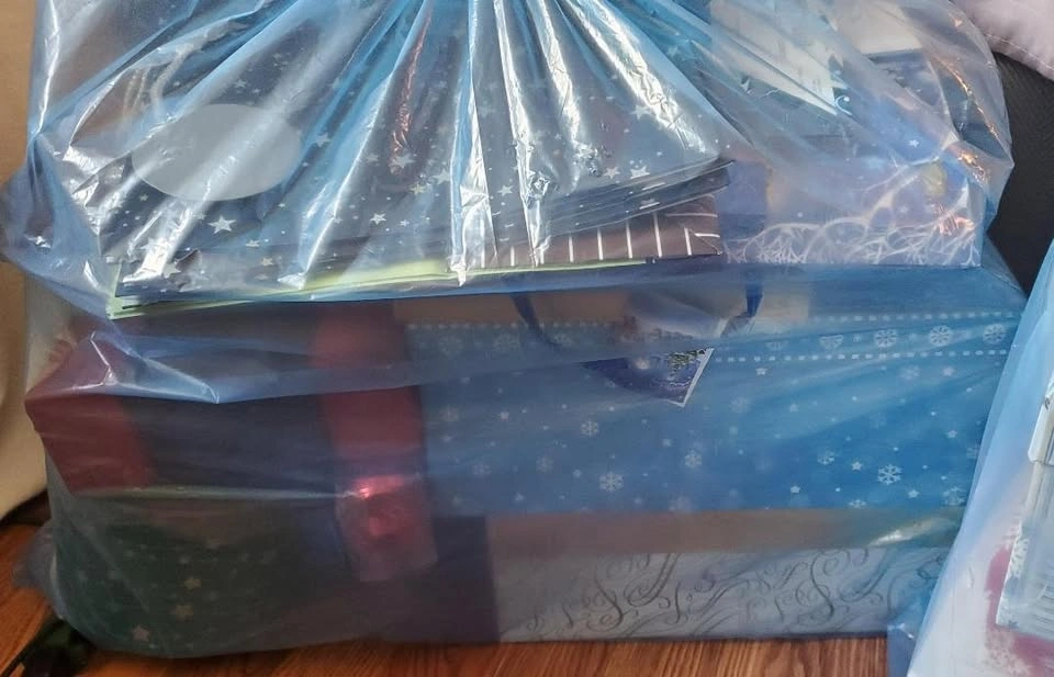 Christmas Gifts Bags and Boxes - photo 3