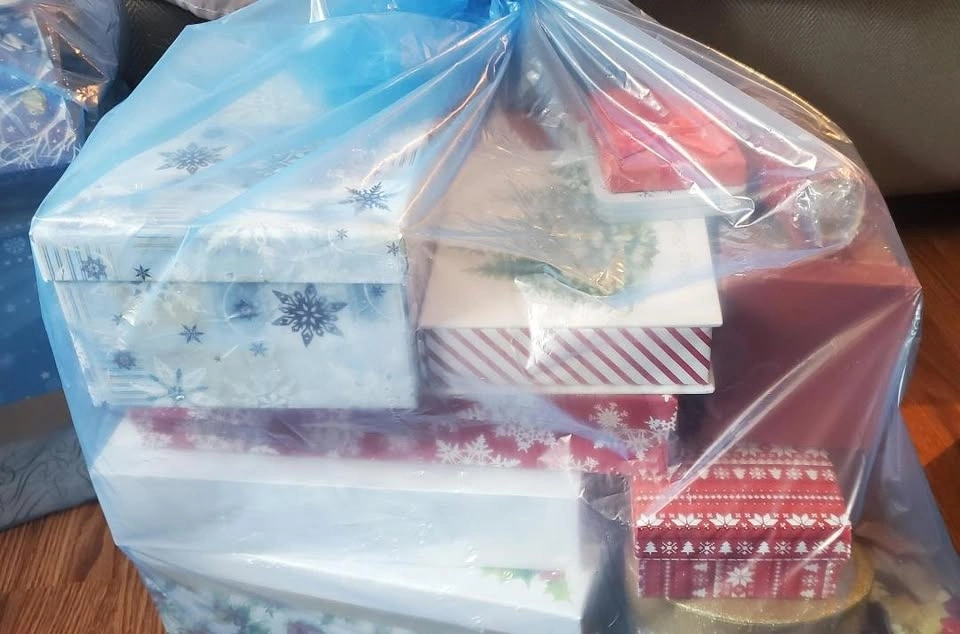 Christmas Gifts Bags and Boxes - photo 4