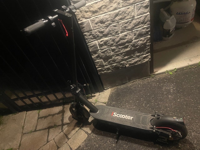 iScooter i10 Commuter Electric Scooter