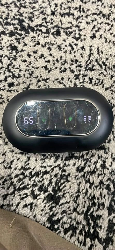 Black Wireless Earbuds