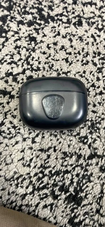 Black wireless earbuds