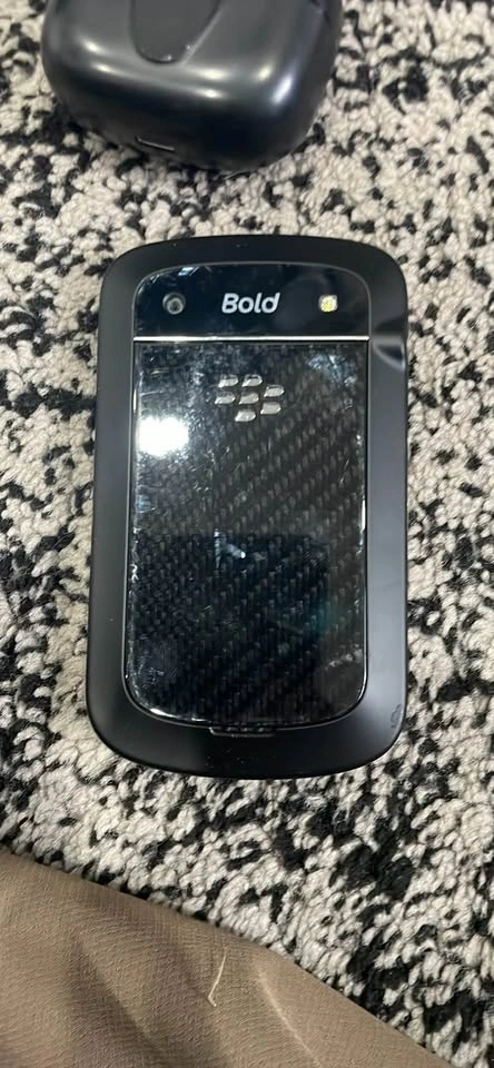 BlackBerry Bold Sprint Phone - photo 2