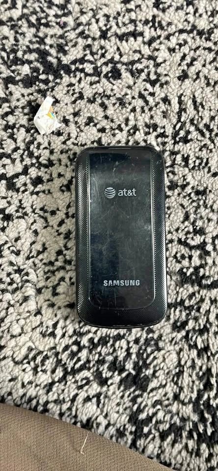 Samsung AT&T Flip Phone