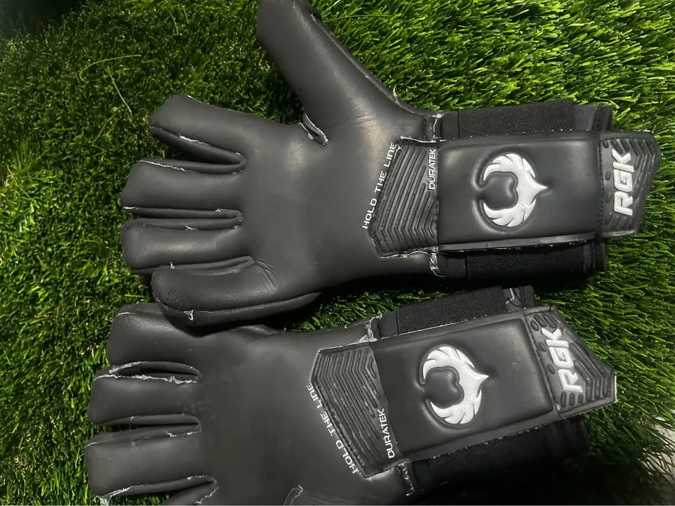 Goalkeeper gloves - photo 2