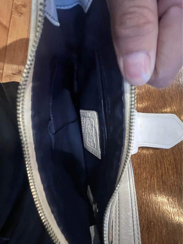 Coach Signature Navy & White Crossbody Purse – Excellent Conditi - photo 5