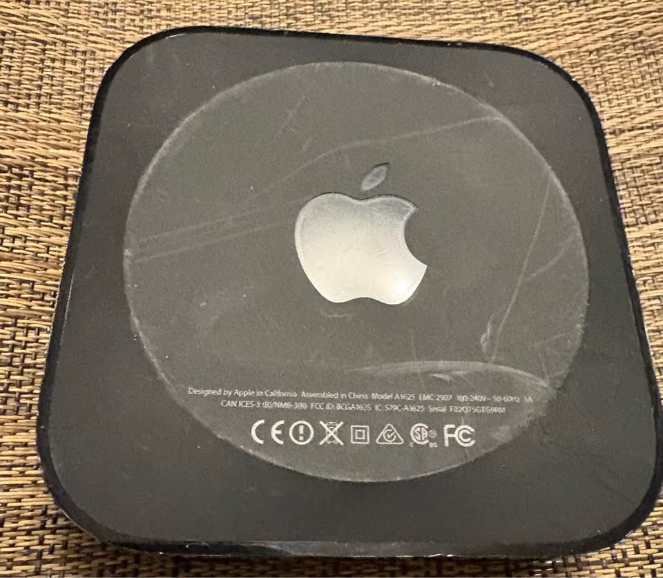 Apple TV (4th Generation, Model A1625) - photo 2