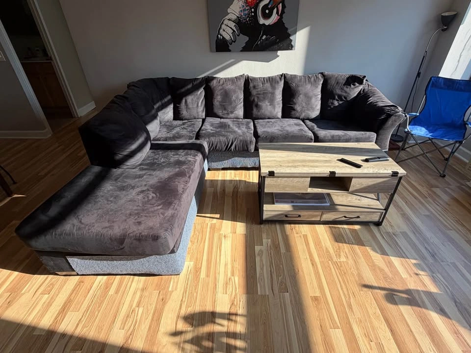 L-Shaped Sectional Couch - photo 2