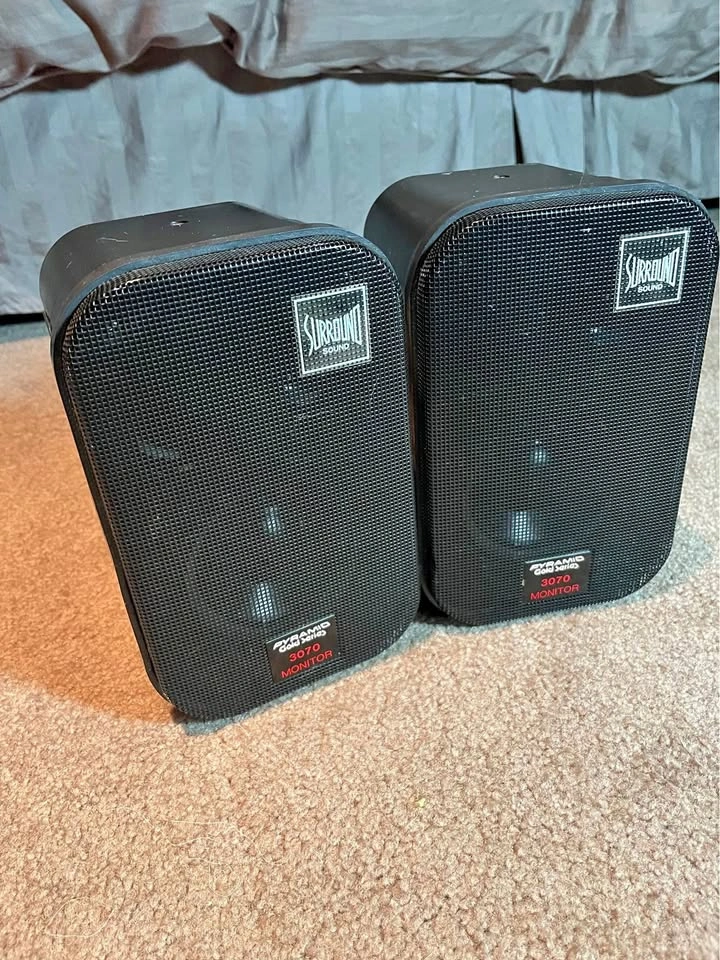 Pyramid Gold Series 3070 Monitor Surround Sound Speakers