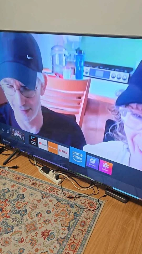 75" Samsung Smart TV - photo 2