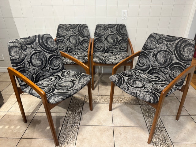 MCM Danish Teak Model 23 Dining Chairs - 4