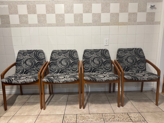 MCM Danish Teak Model 23 Dining Chairs - 4 - photo 2