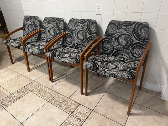 MCM Danish Teak Model 23 Dining Chairs - 4 - photo 4